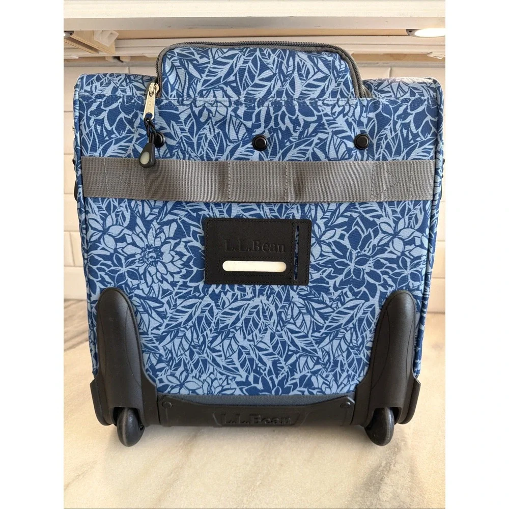 LL Bean Rolling Tote Excellent Condition OLA007